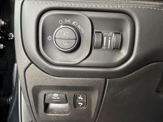 2020 RAM 1500 Limited 4x4 Crew Cab 5'7" Box