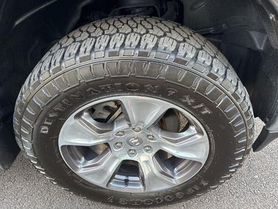 2020 RAM 1500 Laramie 4x4 Crew Cab 6'4" Box