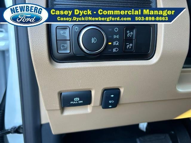 2026 Ford Super Duty F-550 DRW LARIAT 4WD Crew Cab 179" WB 60" CA