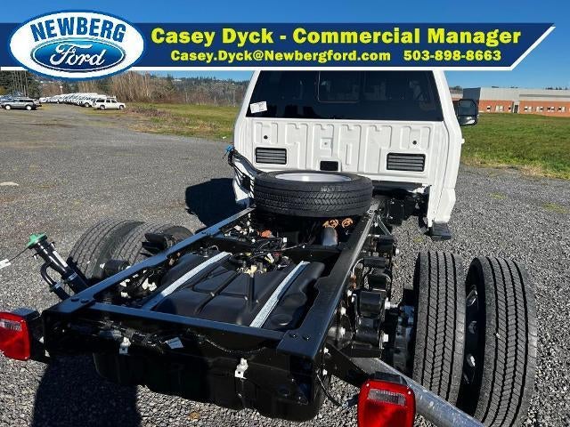 2026 Ford Super Duty F-550 DRW LARIAT 4WD Crew Cab 179" WB 60" CA