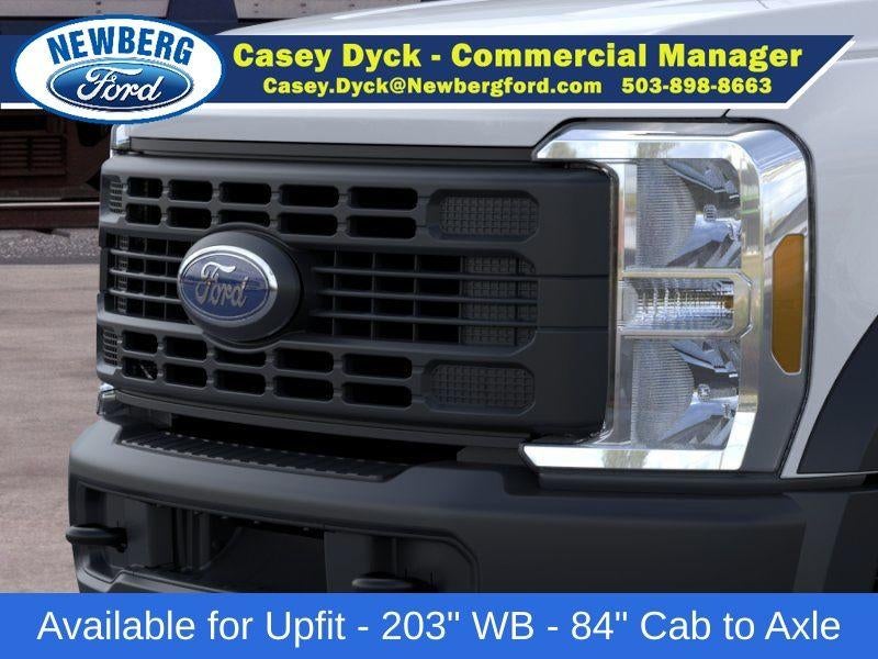 2026 Ford Super Duty F-550 DRW XL 4WD Crew Cab 179" WB 60" CA