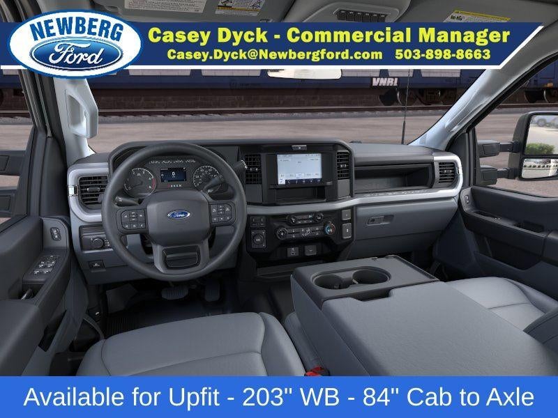 2026 Ford Super Duty F-550 DRW XL 4WD Crew Cab 179" WB 60" CA