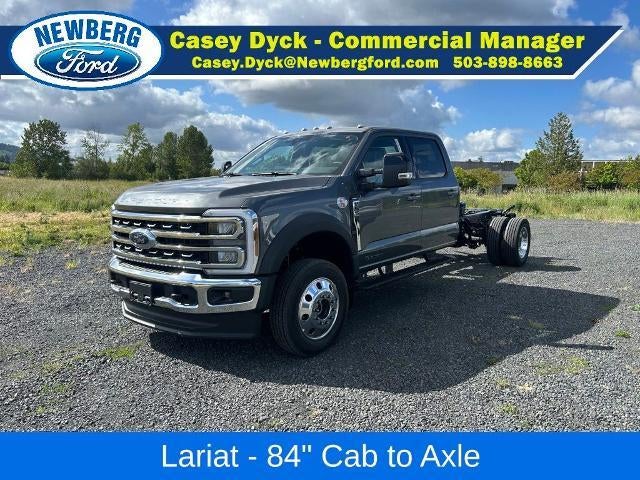 2026 Ford Super Duty F-550 DRW LARIAT 4WD Crew Cab 179" WB 60" CA