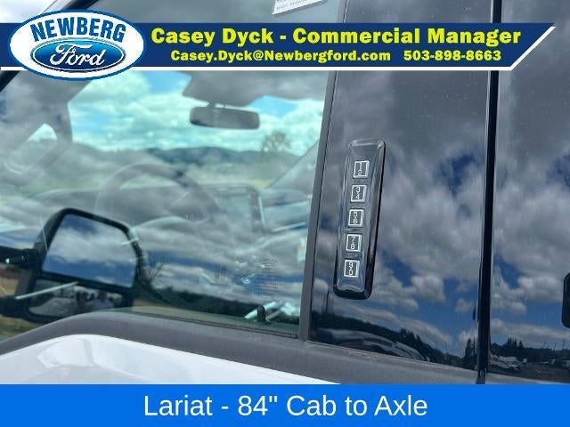 2026 Ford Super Duty F-550 DRW LARIAT 4WD Crew Cab 179" WB 60" CA