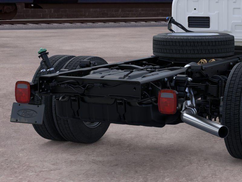 2026 Ford Super Duty F-550 DRW XL 4WD Crew Cab 179" WB 60" CA