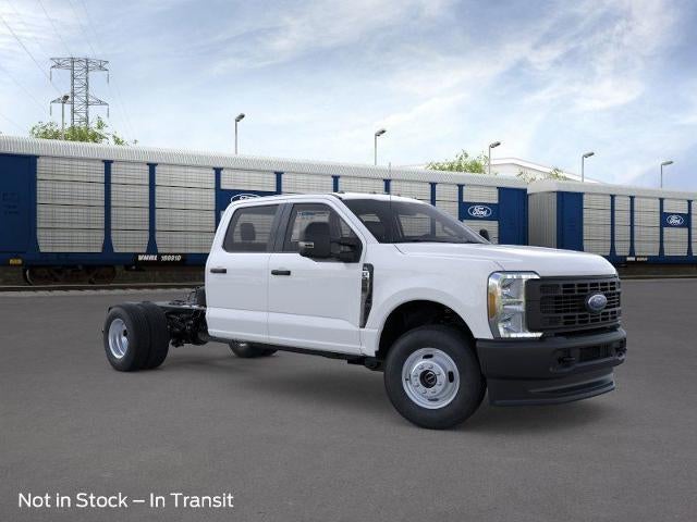 2026 Ford Super Duty F-350 DRW XL 4WD Crew Cab 179" WB 60" CA