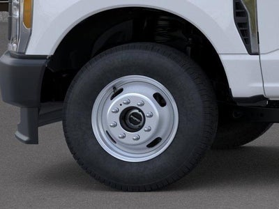 2026 Ford Super Duty F-350 DRW XL 4WD Crew Cab 179" WB 60" CA