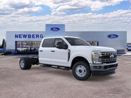 2026 Ford Super Duty F-350 DRW XL 4WD Crew Cab 179" WB 60" CA