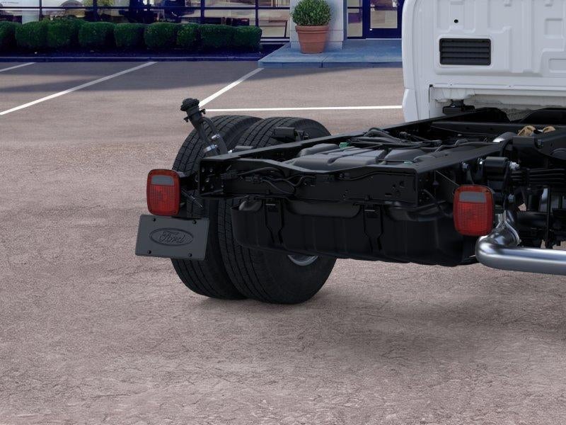 2026 Ford Super Duty F-350 DRW XL 4WD Crew Cab 179" WB 60" CA