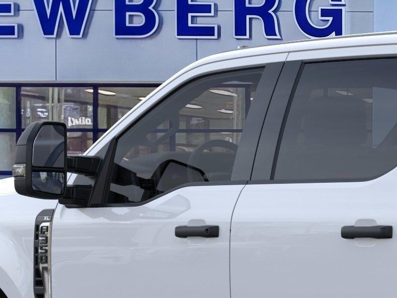 2026 Ford Super Duty F-350 DRW XL 4WD Crew Cab 179" WB 60" CA