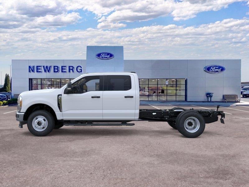 2026 Ford Super Duty F-350 DRW XL 4WD Crew Cab 179" WB 60" CA
