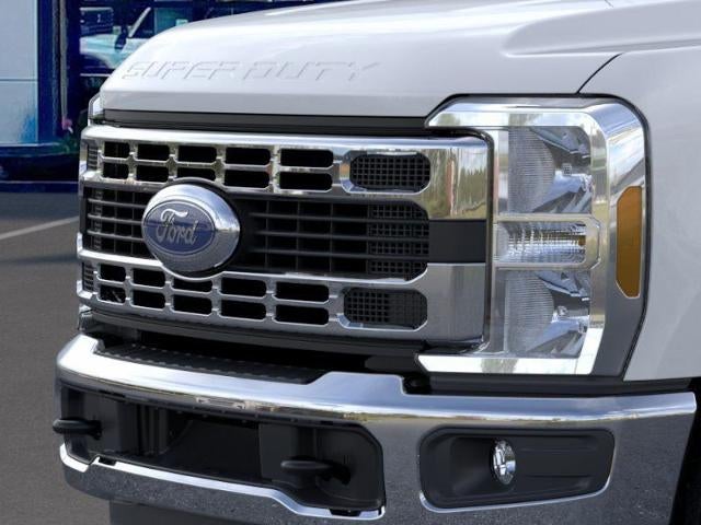 2026 Ford Super Duty F-350 DRW XL 4WD Crew Cab 179" WB 60" CA