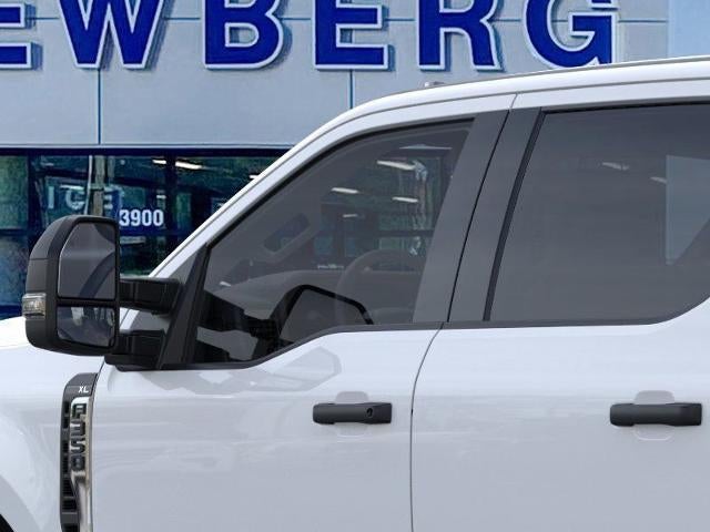 2026 Ford Super Duty F-350 DRW XL 4WD Crew Cab 179" WB 60" CA