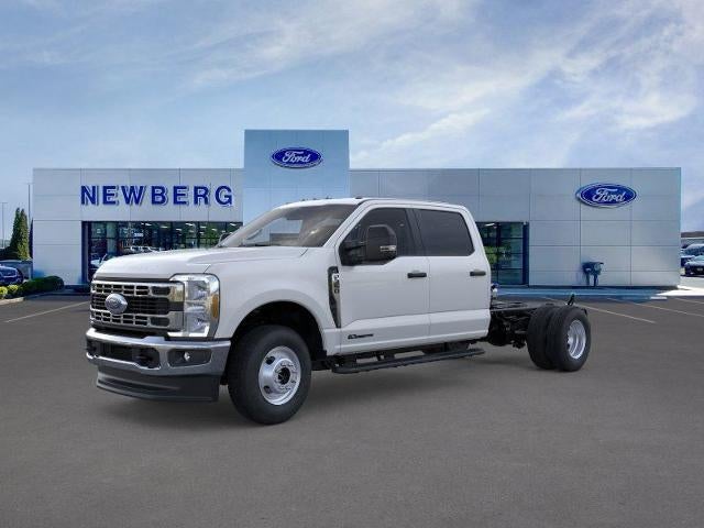 2026 Ford Super Duty F-350 DRW XL 4WD Crew Cab 179" WB 60" CA