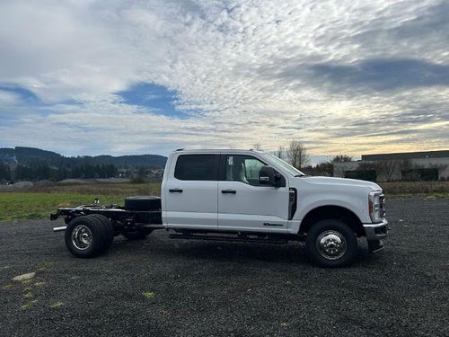 2026 Ford Super Duty F-350 DRW XL 4WD Crew Cab 179" WB 60" CA