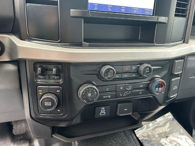 2026 Ford Super Duty F-350 DRW XL 4WD Crew Cab 179" WB 60" CA