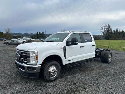 2026 Ford Super Duty F-350 DRW XL 4WD Crew Cab 179" WB 60" CA