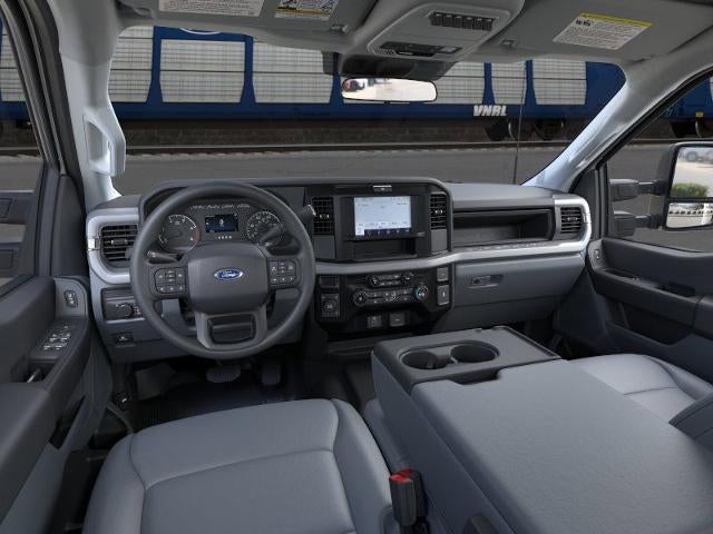 2026 Ford Super Duty F-350 DRW XL 4WD SuperCab 168" WB 60" CA