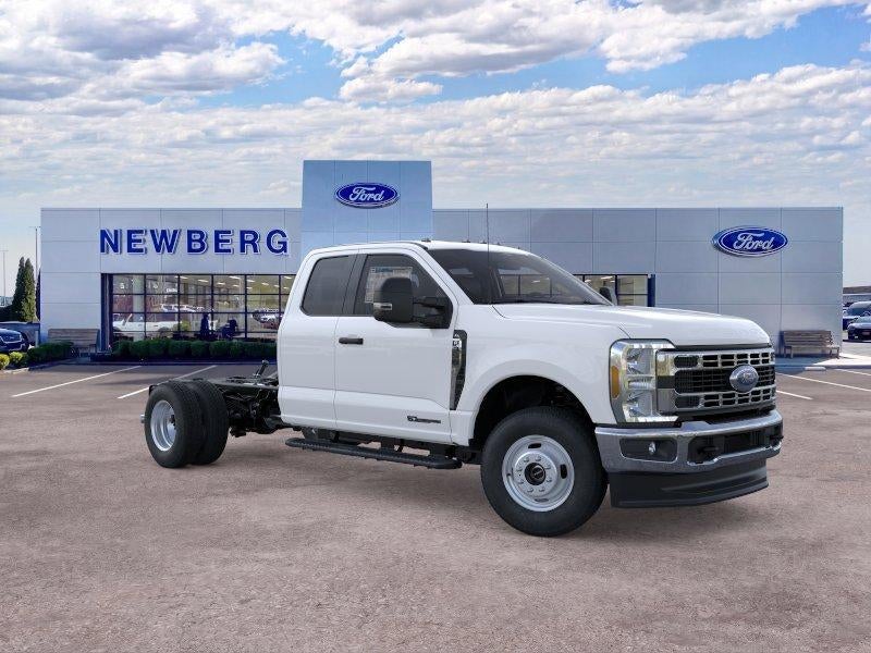 2026 Ford Super Duty F-350 DRW XL 4WD SuperCab 168" WB 60" CA