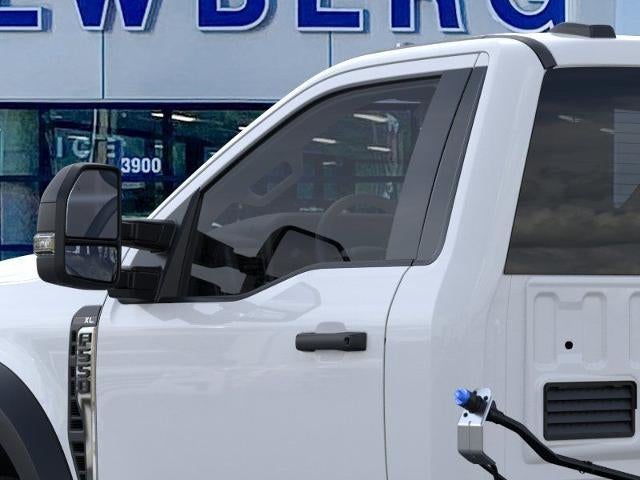 2026 Ford Super Duty F-550 DRW XL 4WD Reg Cab 145" WB 60" CA