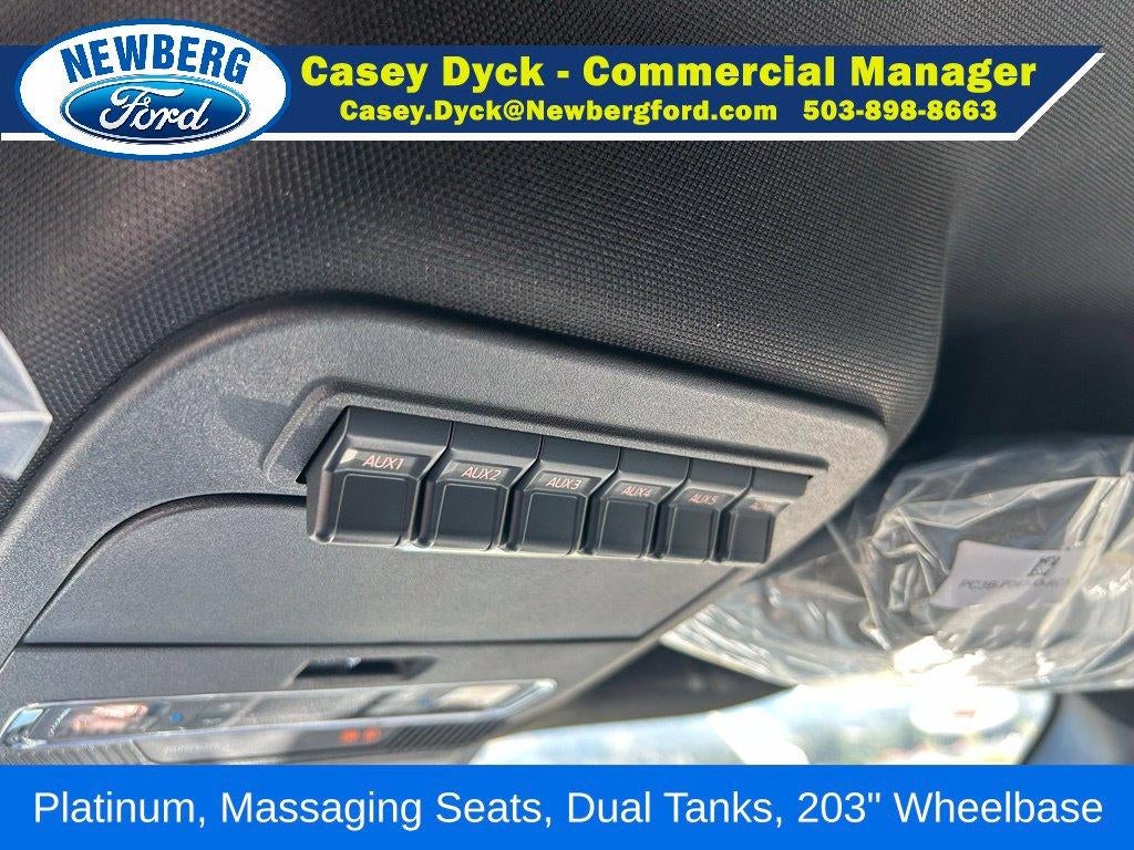 2027 Ford Super Duty F-550 DRW Platinum 4WD Crew Cab 179" WB 60" CA