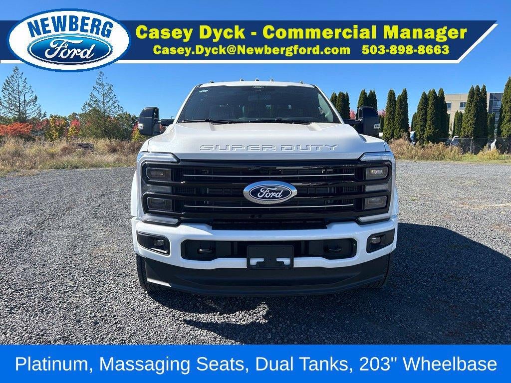 2027 Ford Super Duty F-550 DRW Platinum 4WD Crew Cab 179" WB 60" CA