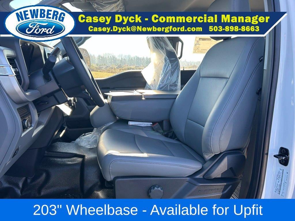 2027 Ford Super Duty F-550 DRW XL 4WD Crew Cab 179" WB 60" CA