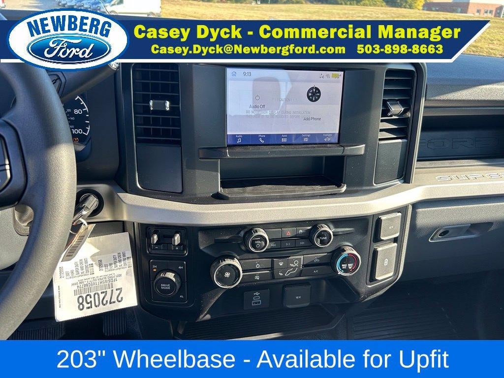 2027 Ford Super Duty F-550 DRW XL 4WD Crew Cab 179" WB 60" CA