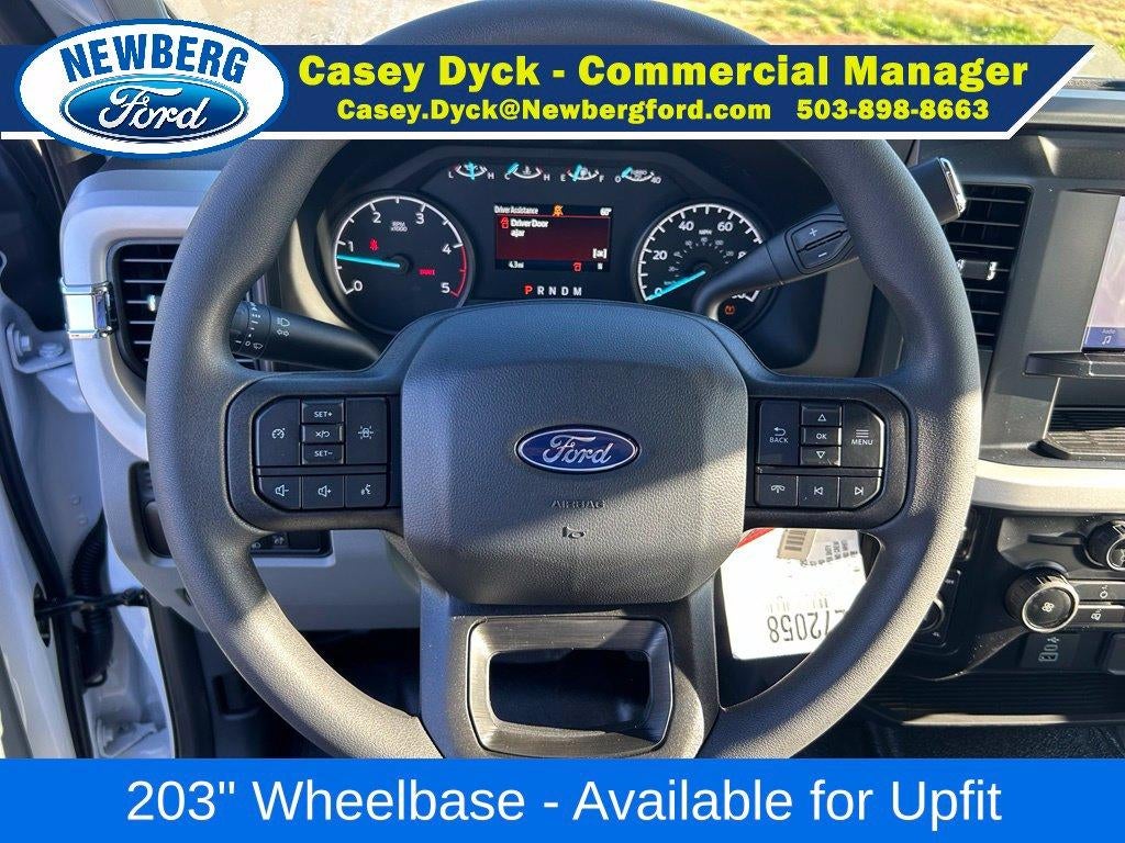 2027 Ford Super Duty F-550 DRW XL 4WD Crew Cab 179" WB 60" CA