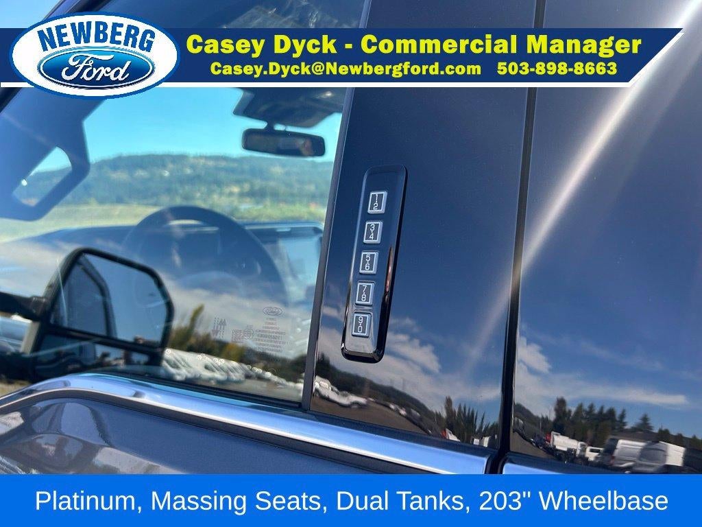 2027 Ford Super Duty F-550 DRW Platinum 4WD Crew Cab 179" WB 60" CA