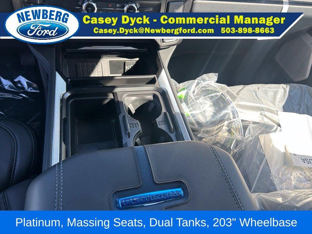 2027 Ford Super Duty F-550 DRW Platinum 4WD Crew Cab 179" WB 60" CA
