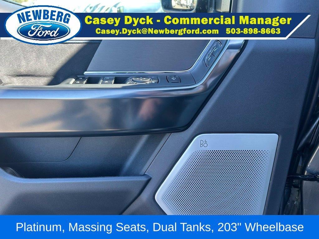 2027 Ford Super Duty F-550 DRW Platinum 4WD Crew Cab 179" WB 60" CA