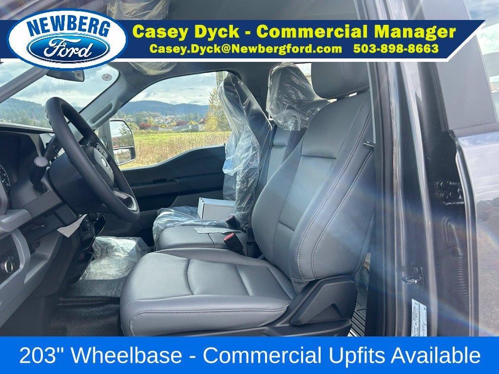 2027 Ford Super Duty F-550 DRW XL 4WD Crew Cab 179" WB 60" CA