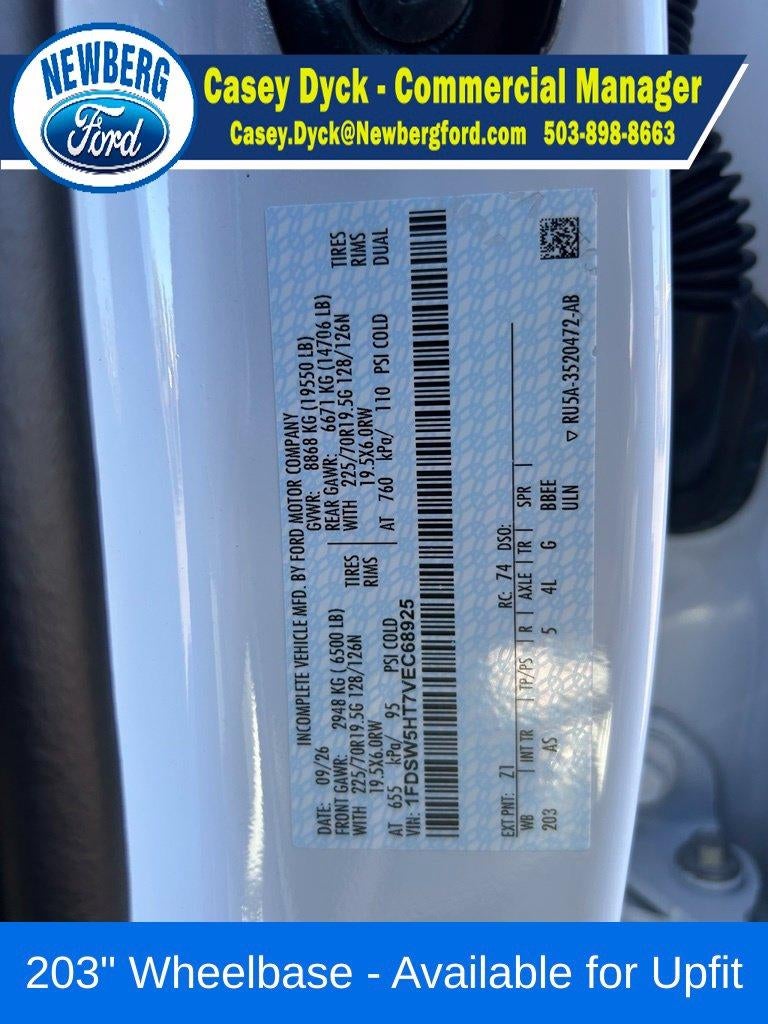 2027 Ford Super Duty F-550 DRW XL 4WD Crew Cab 179" WB 60" CA
