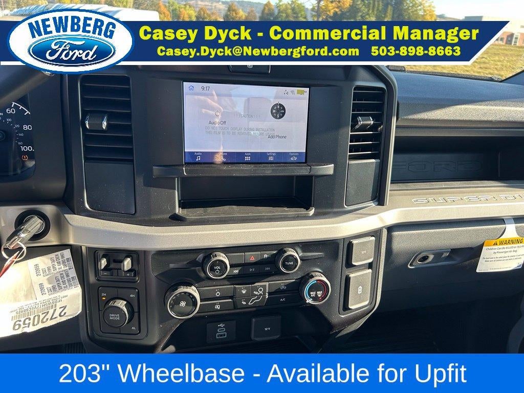2027 Ford Super Duty F-550 DRW XL 4WD Crew Cab 179" WB 60" CA