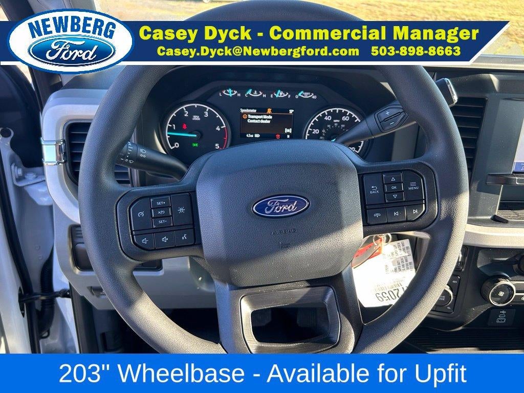 2027 Ford Super Duty F-550 DRW XL 4WD Crew Cab 179" WB 60" CA
