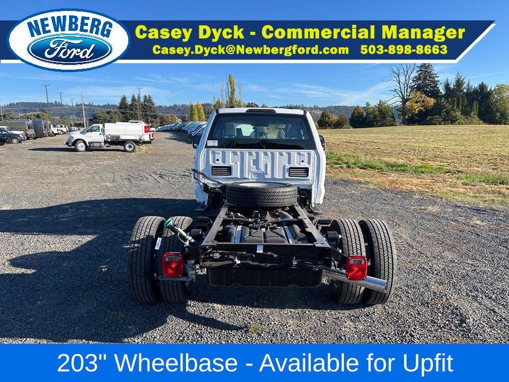 2027 Ford Super Duty F-550 DRW XL 4WD Crew Cab 179" WB 60" CA