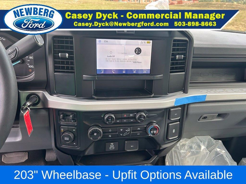 2027 Ford Super Duty F-550 DRW XL 4WD Crew Cab 179" WB 60" CA