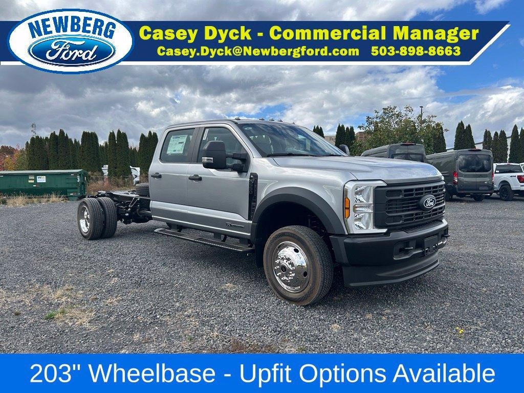 2027 Ford Super Duty F-550 DRW XL 4WD Crew Cab 179" WB 60" CA