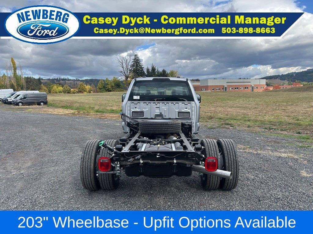2027 Ford Super Duty F-550 DRW XL 4WD Crew Cab 179" WB 60" CA