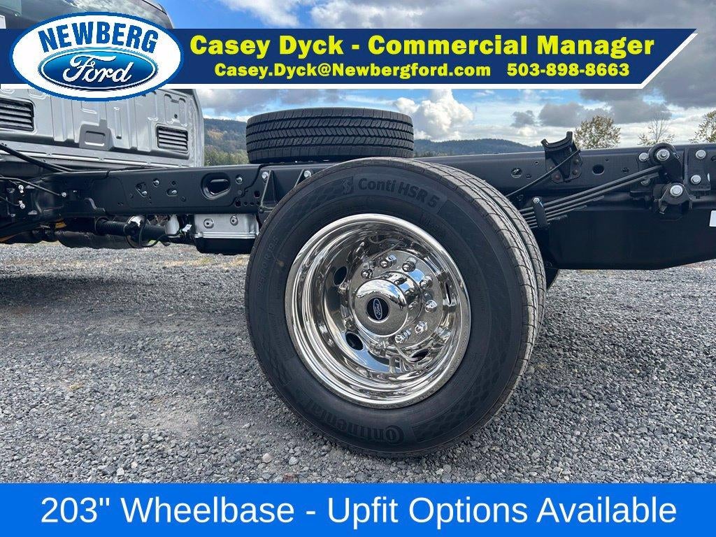 2027 Ford Super Duty F-550 DRW XL 4WD Crew Cab 179" WB 60" CA