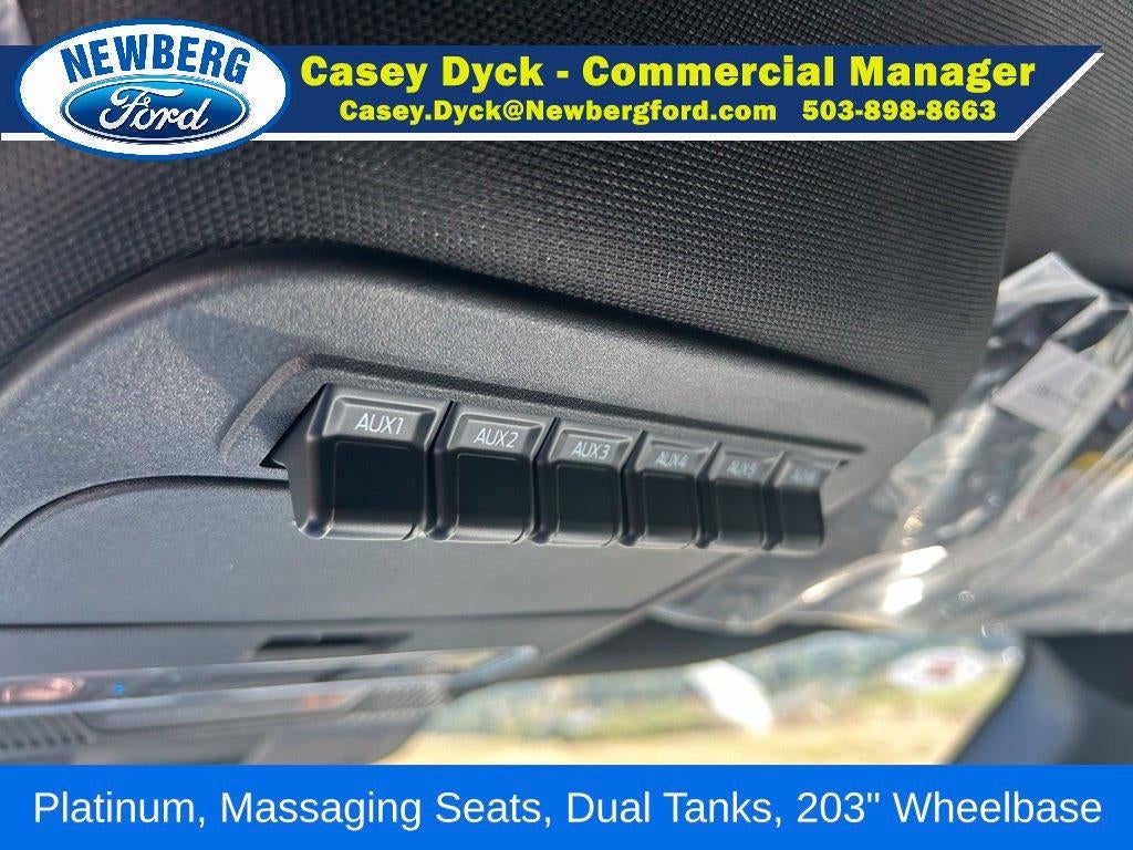 2027 Ford Super Duty F-550 DRW Platinum 4WD Crew Cab 179" WB 60" CA