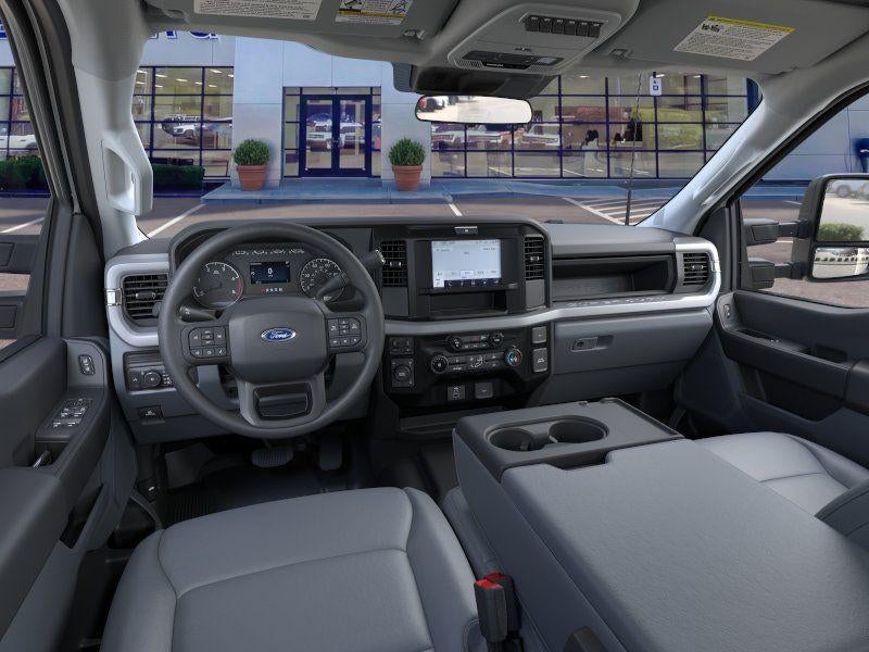 2026 Ford Super Duty F-550 DRW XL 4WD SuperCab 168" WB 60" CA