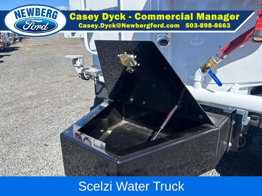2027 Ford F-750SD Base
