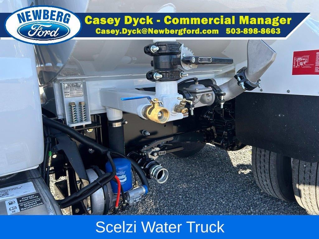 2027 Ford F-750SD Base