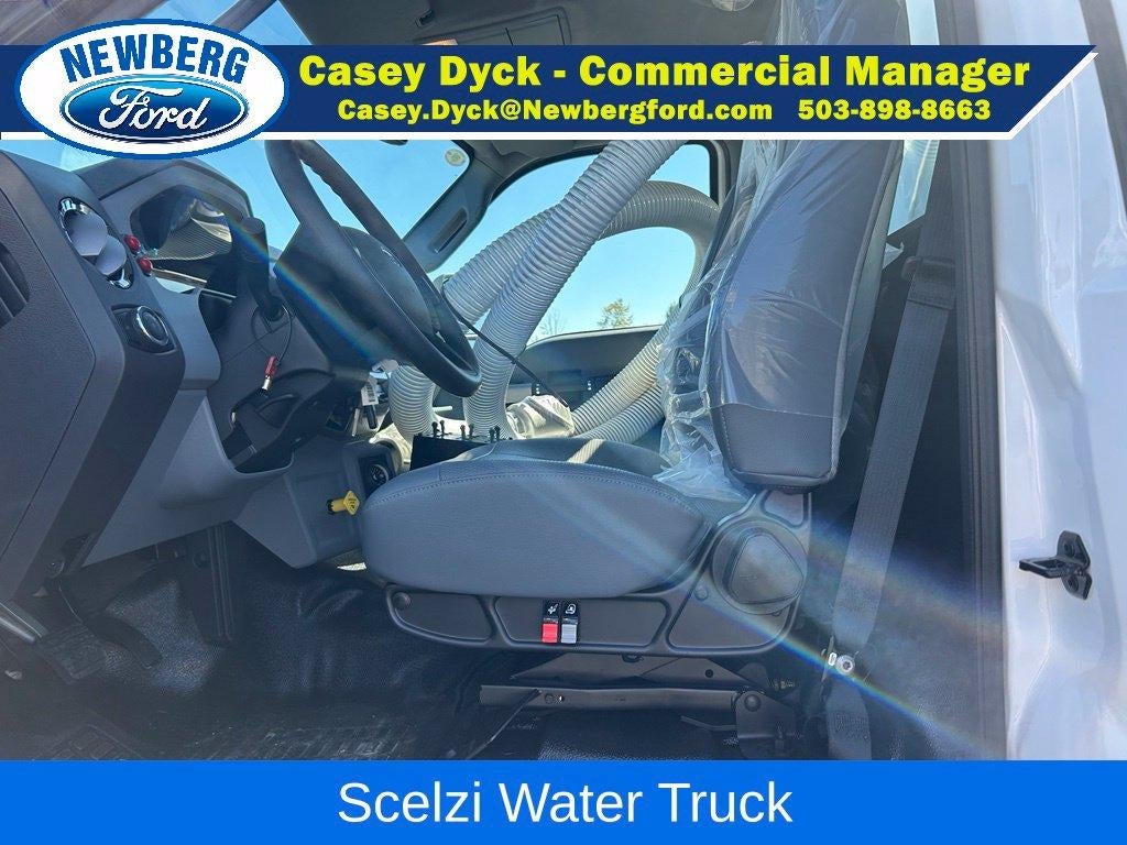2027 Ford F-750SD Base
