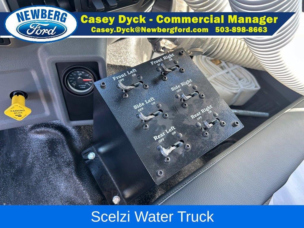 2027 Ford F-750SD Base