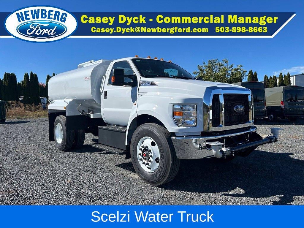 2027 Ford F-750SD Base