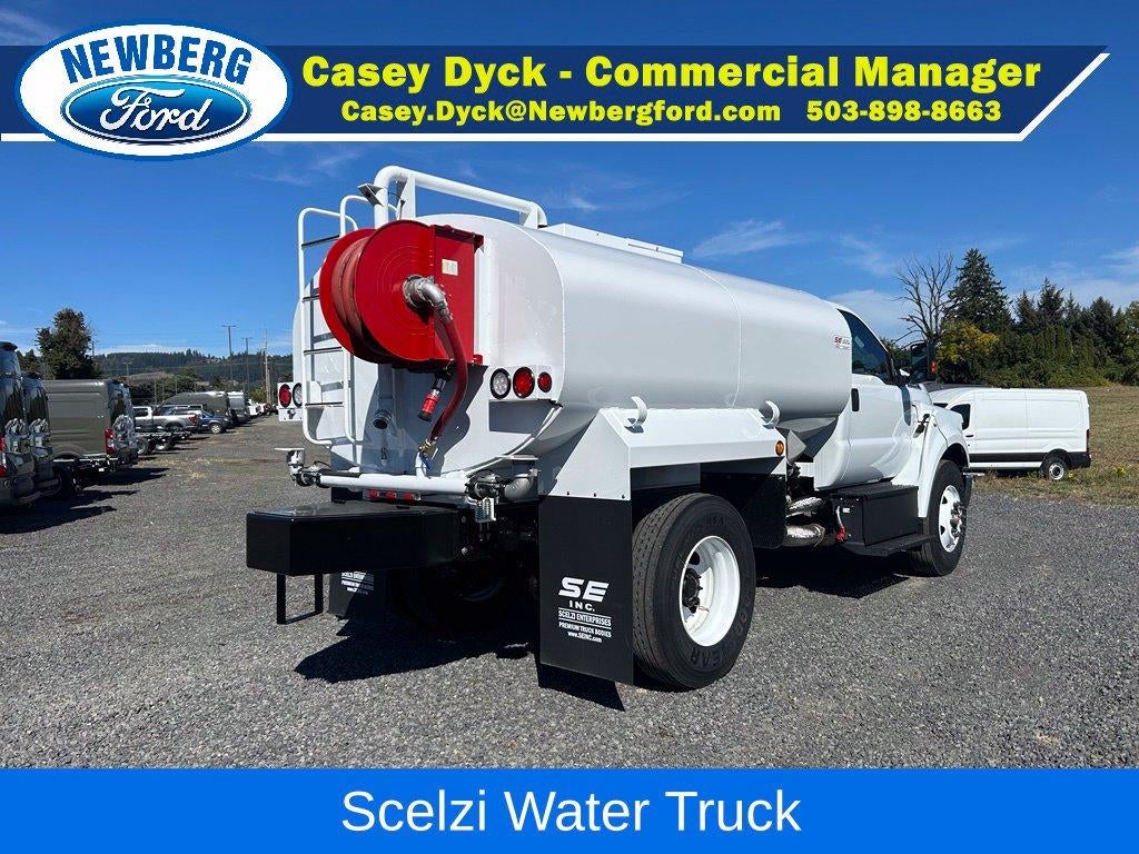 2027 Ford F-750SD Base