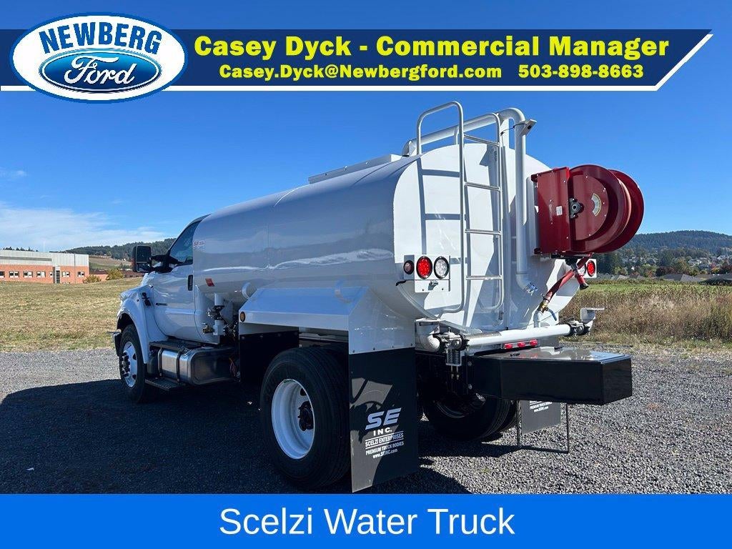 2027 Ford F-750SD Base